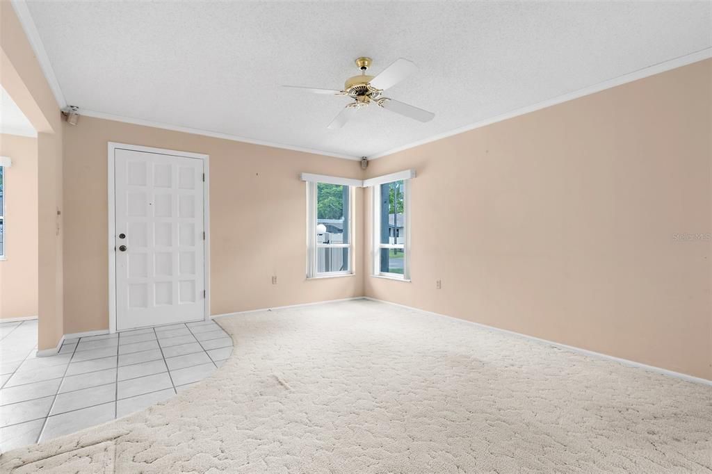 Active With Contract: $150,000 (2 beds, 2 baths, 1024 Square Feet)