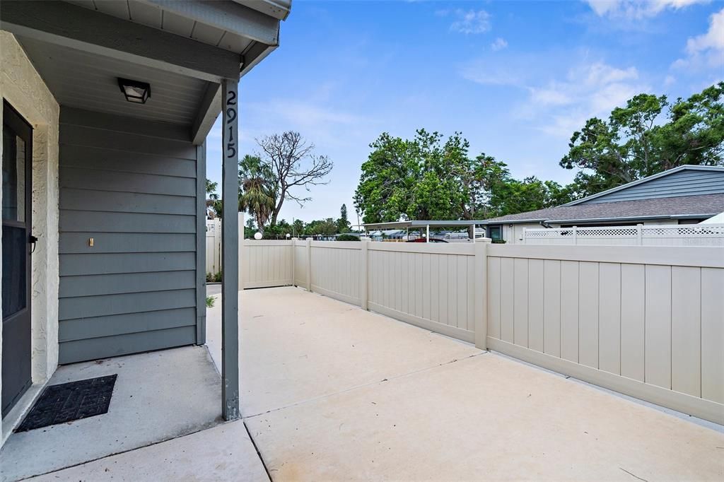 Active With Contract: $150,000 (2 beds, 2 baths, 1024 Square Feet)