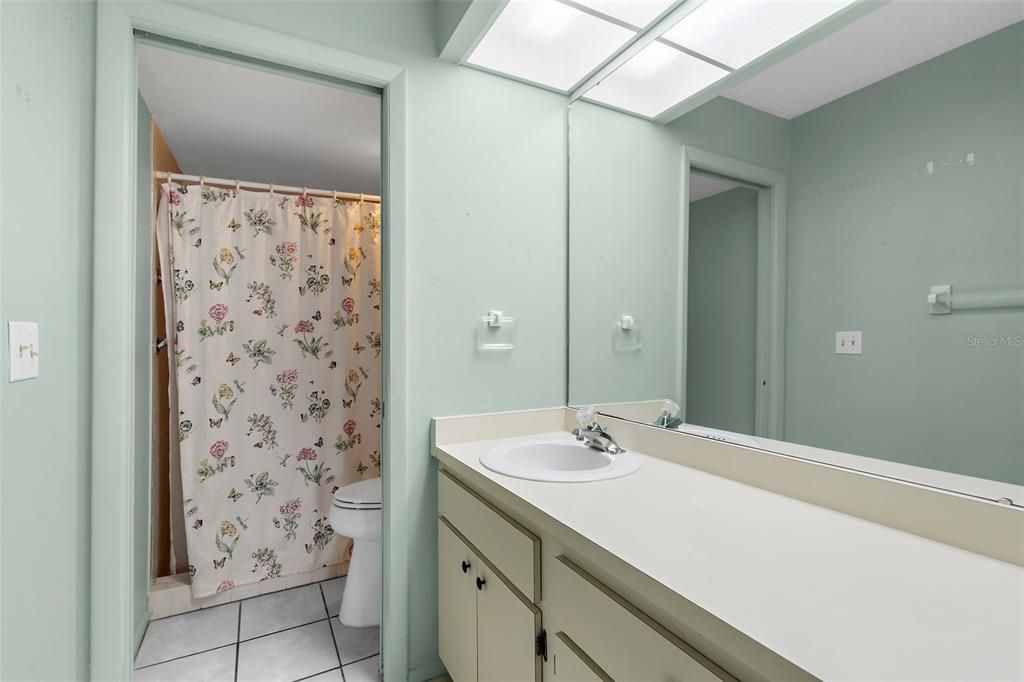 Active With Contract: $150,000 (2 beds, 2 baths, 1024 Square Feet)