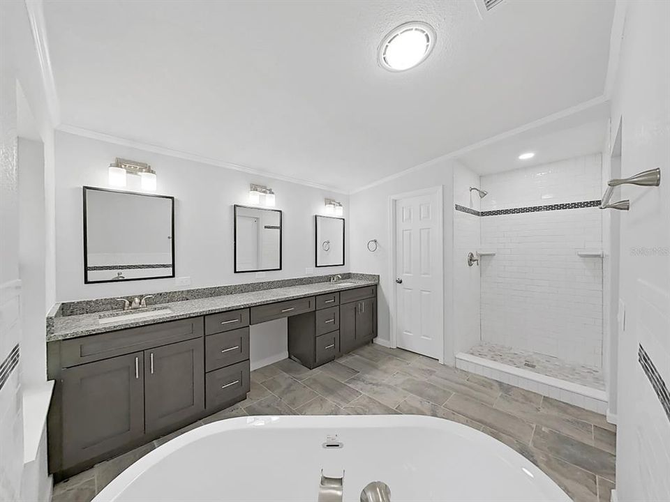 For Sale: $549,000 (4 beds, 2 baths, 2052 Square Feet)