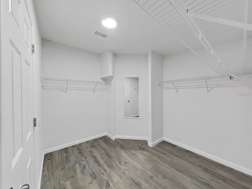 For Sale: $549,000 (4 beds, 2 baths, 2052 Square Feet)