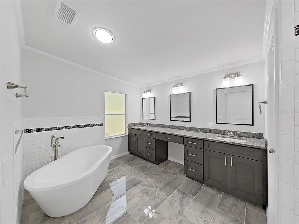 For Sale: $549,000 (4 beds, 2 baths, 2052 Square Feet)