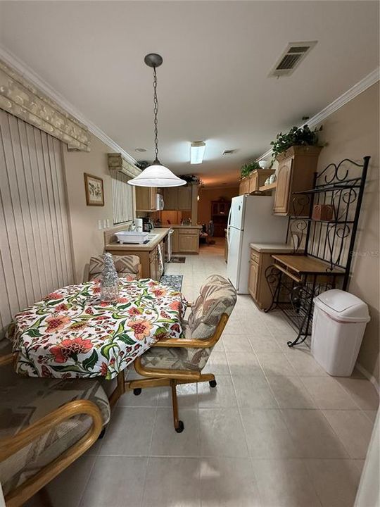 В аренду: $1,850 (2 спален, 2 ванн, 1820 Квадратных фут)