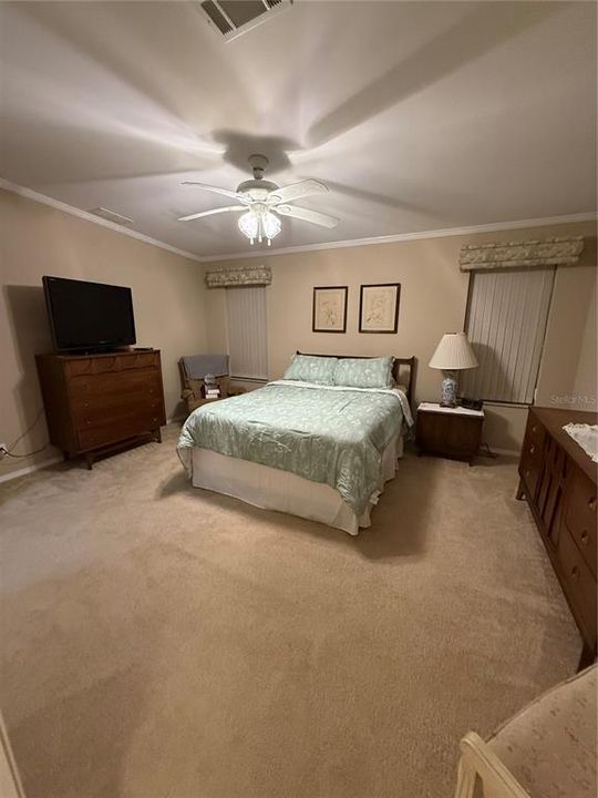 В аренду: $1,850 (2 спален, 2 ванн, 1820 Квадратных фут)