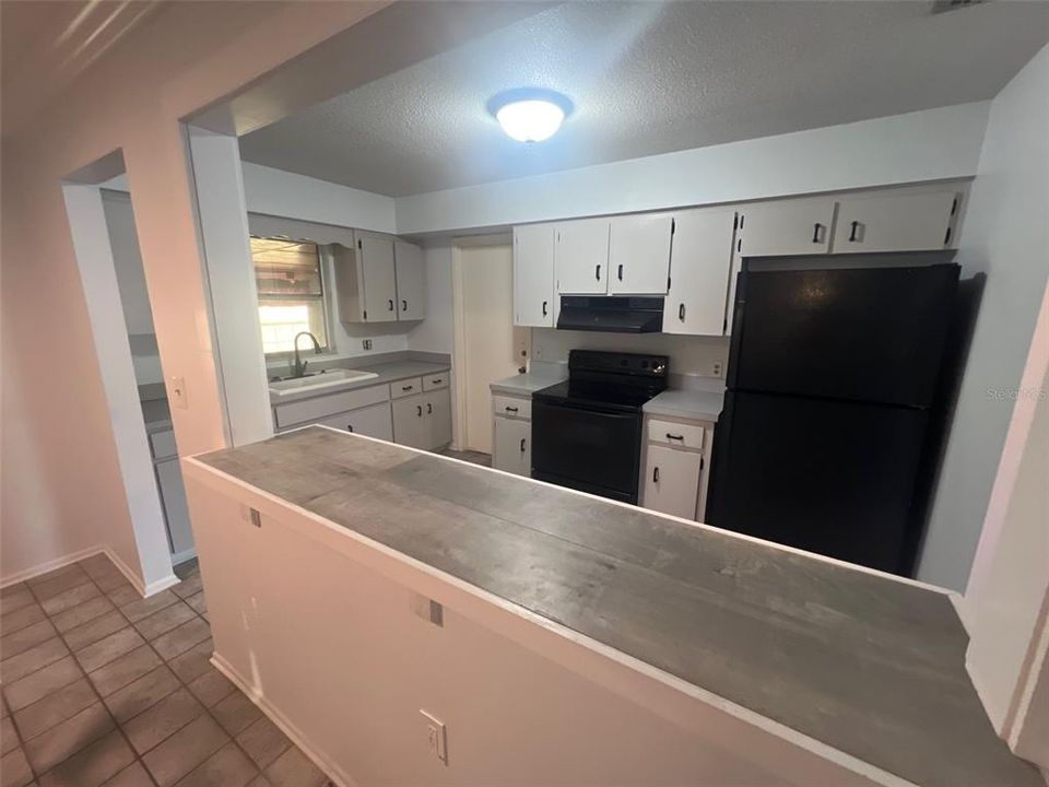 待售: $255,000 (3 贝兹, 2 浴室, 1145 平方英尺)