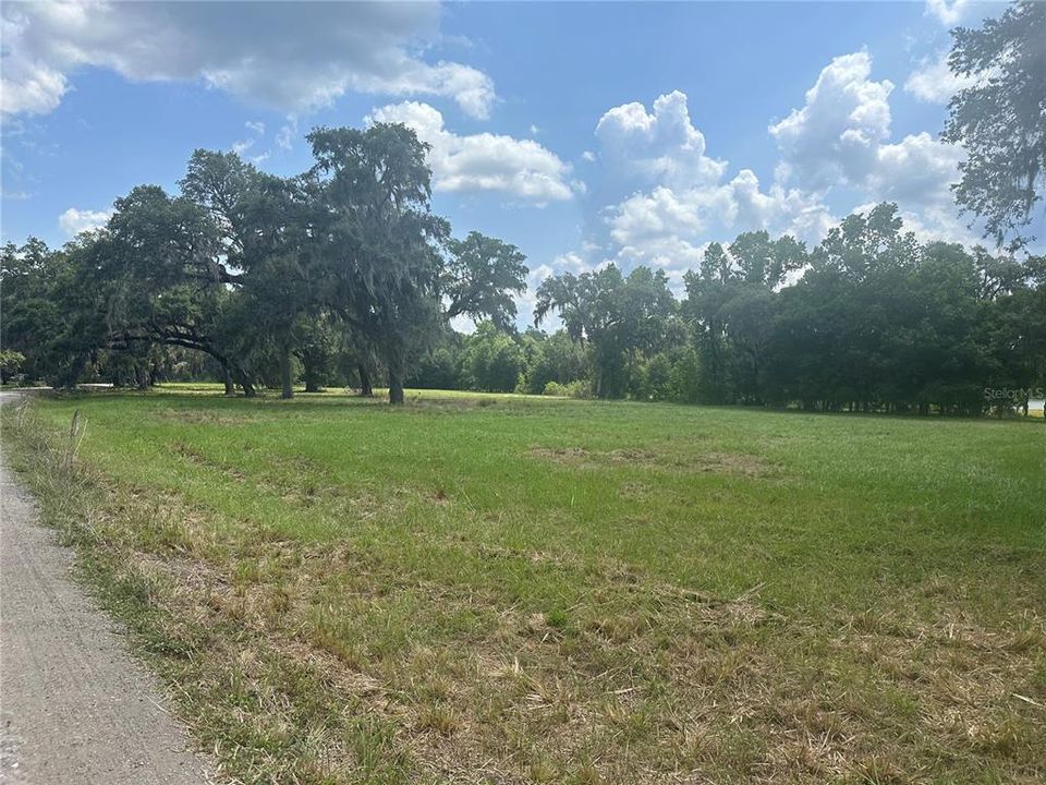 待售: $319,000 (10.02 acres)