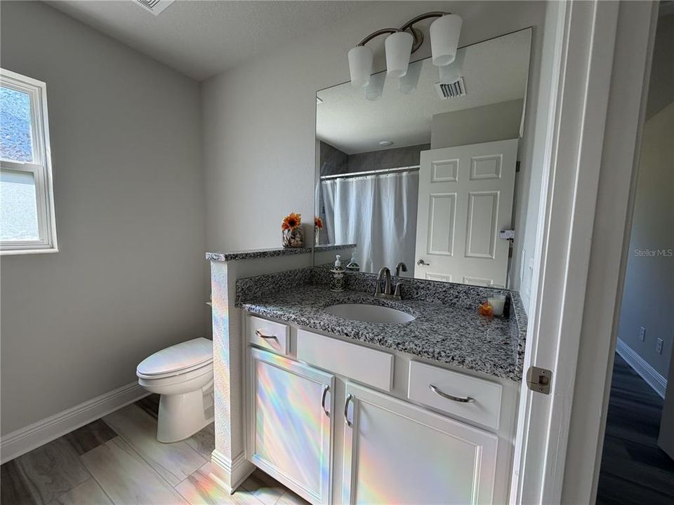 Active With Contract: $400,000 (3 beds, 2 baths, 1726 Square Feet)