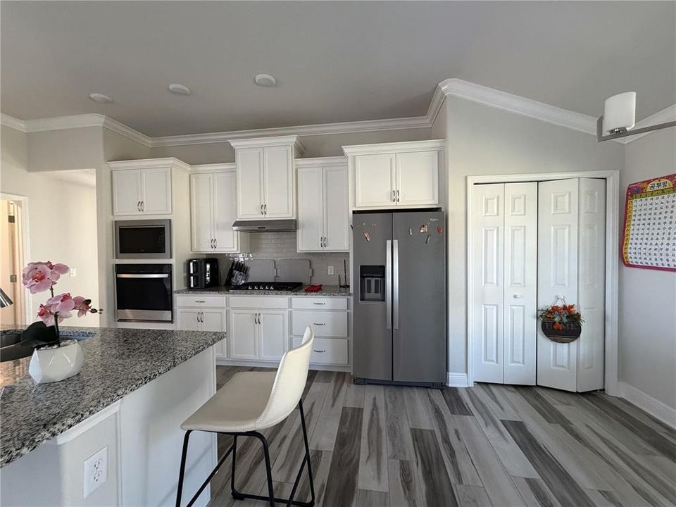 Active With Contract: $400,000 (3 beds, 2 baths, 1726 Square Feet)