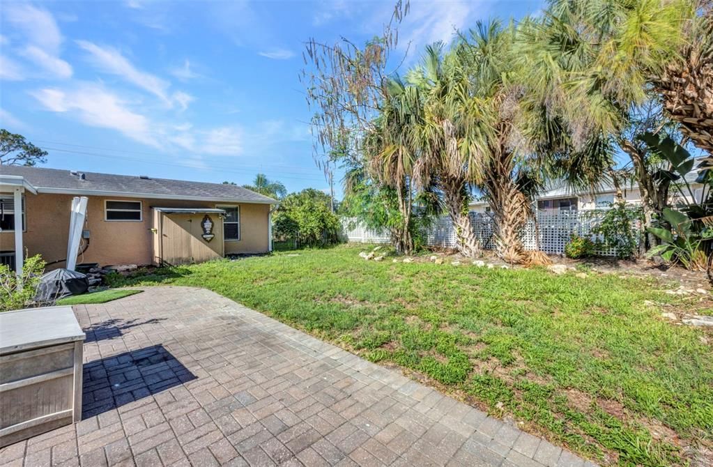 Active With Contract: $194,900 (3 beds, 1 baths, 1008 Square Feet)