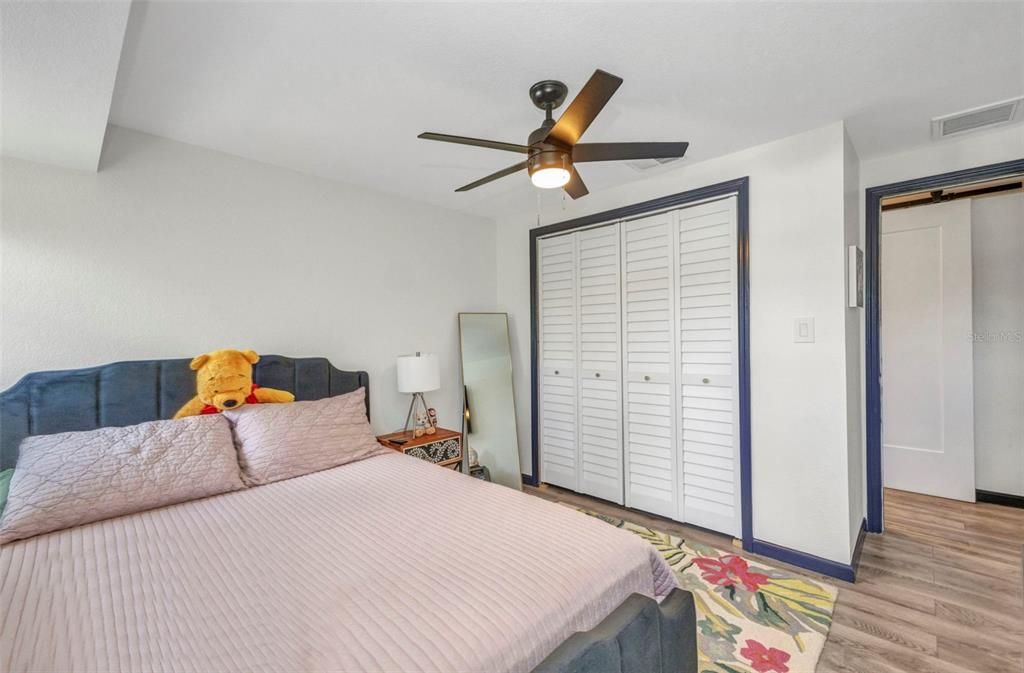 合同活跃: $211,000 (3 贝兹, 2 浴室, 1094 平方英尺)