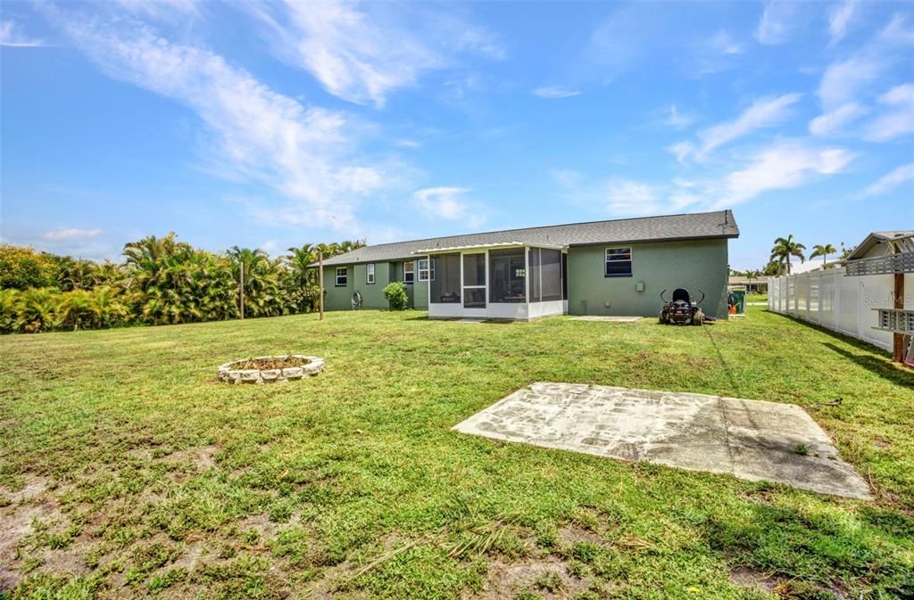 合同活跃: $211,000 (3 贝兹, 2 浴室, 1094 平方英尺)