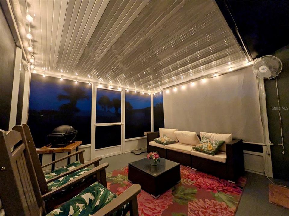 合同活跃: $211,000 (3 贝兹, 2 浴室, 1094 平方英尺)