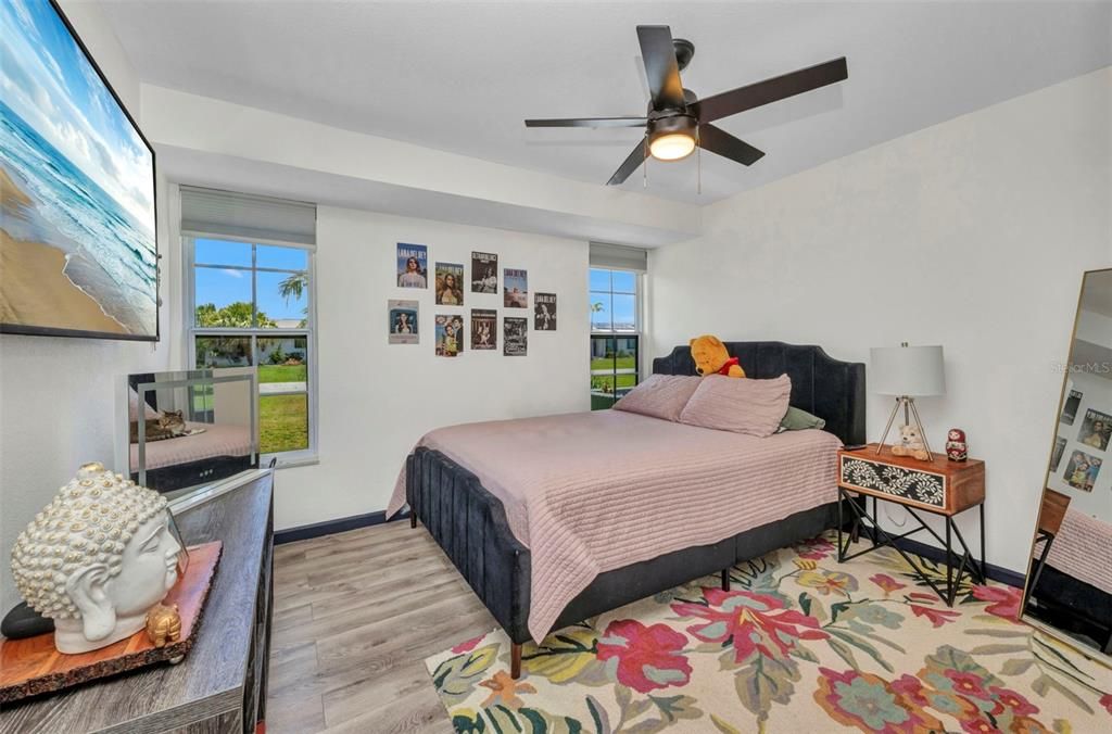 合同活跃: $211,000 (3 贝兹, 2 浴室, 1094 平方英尺)