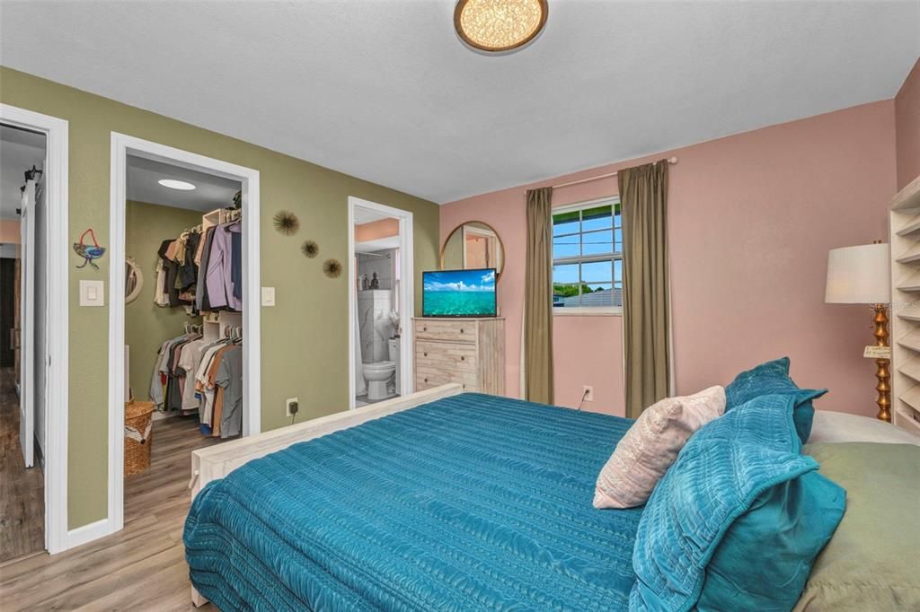 合同活跃: $211,000 (3 贝兹, 2 浴室, 1094 平方英尺)