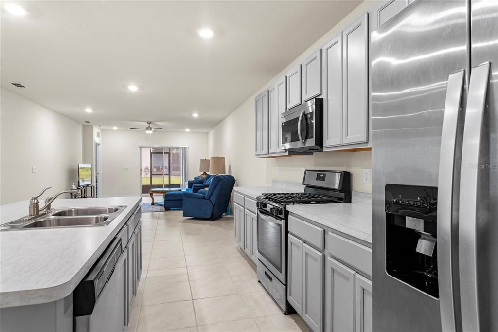 For Rent: $1,700 (3 beds, 2 baths, 1603 Square Feet)