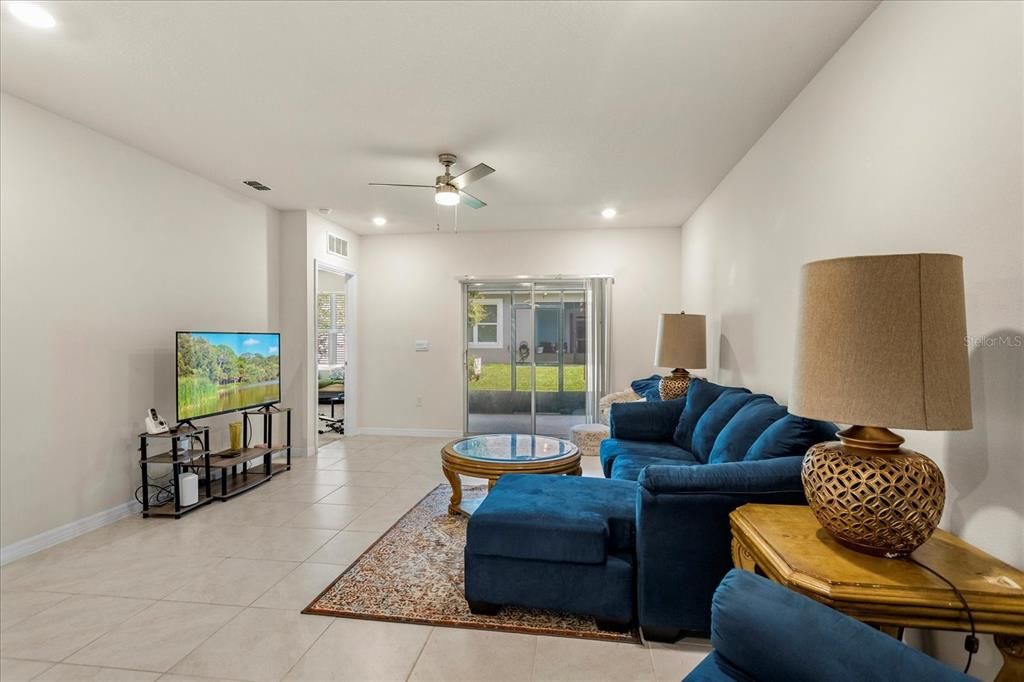 For Rent: $1,700 (3 beds, 2 baths, 1603 Square Feet)