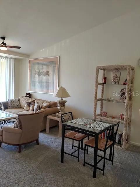 For Sale: $150,000 (1 beds, 1 baths, 697 Square Feet)