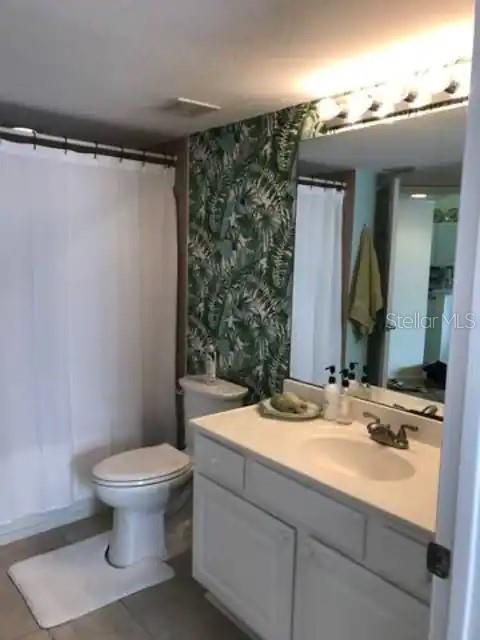 For Sale: $150,000 (1 beds, 1 baths, 697 Square Feet)