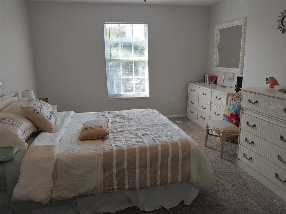 For Sale: $150,000 (1 beds, 1 baths, 697 Square Feet)