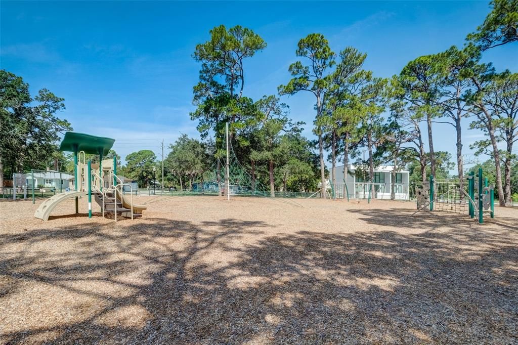 待售: $2,200,000 (8 贝兹, 0 浴室, 1027 平方英尺)