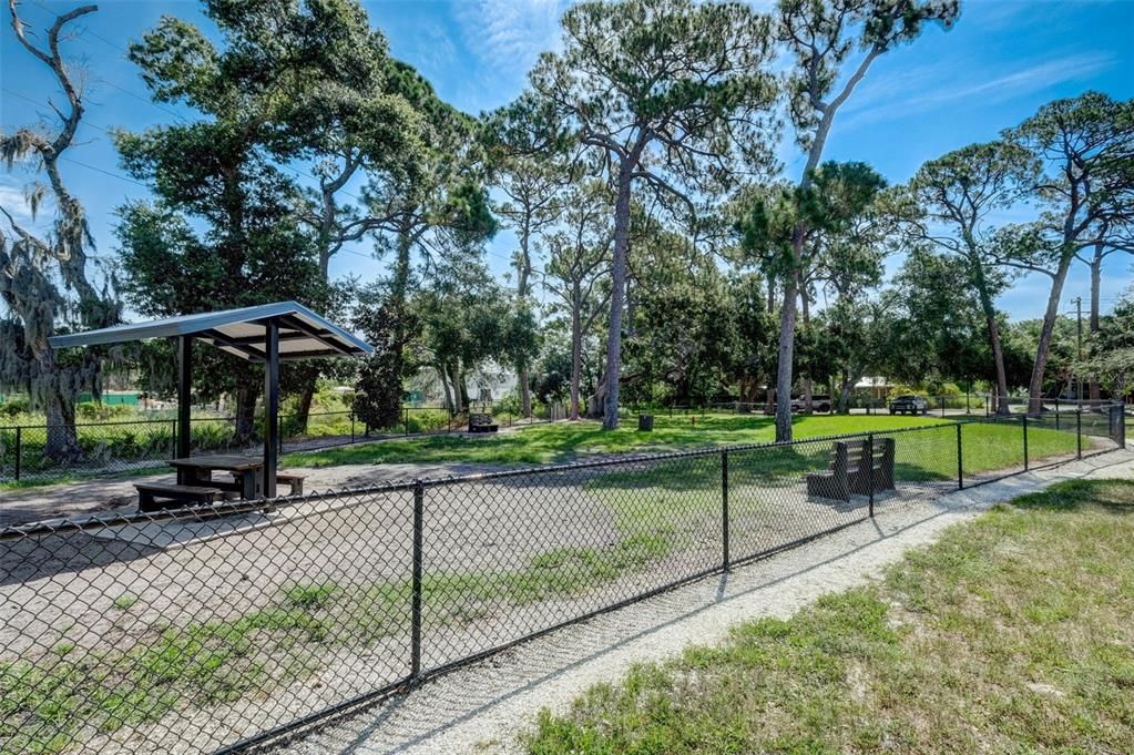 待售: $2,200,000 (8 贝兹, 0 浴室, 1027 平方英尺)