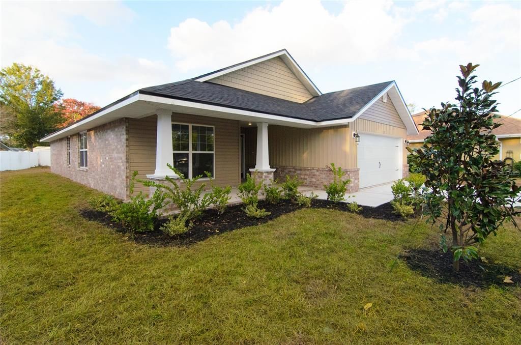 На продажу: $356,700 (4 спален, 2 ванн, 1820 Квадратных фут)