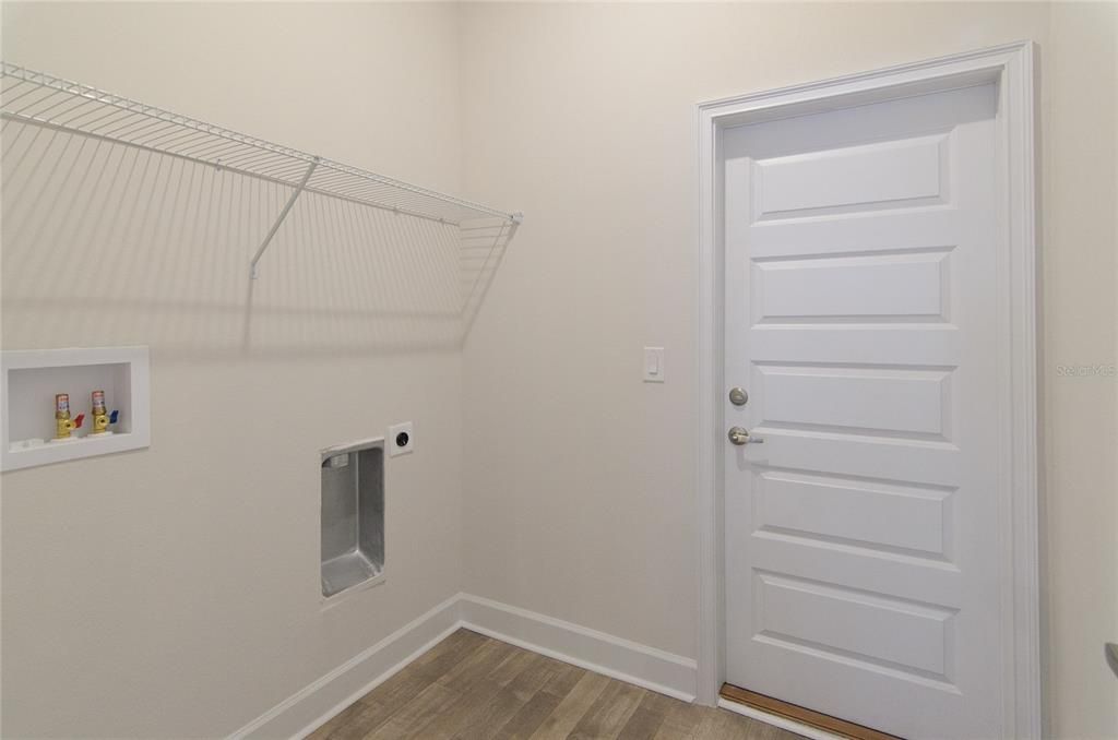 На продажу: $356,700 (4 спален, 2 ванн, 1820 Квадратных фут)