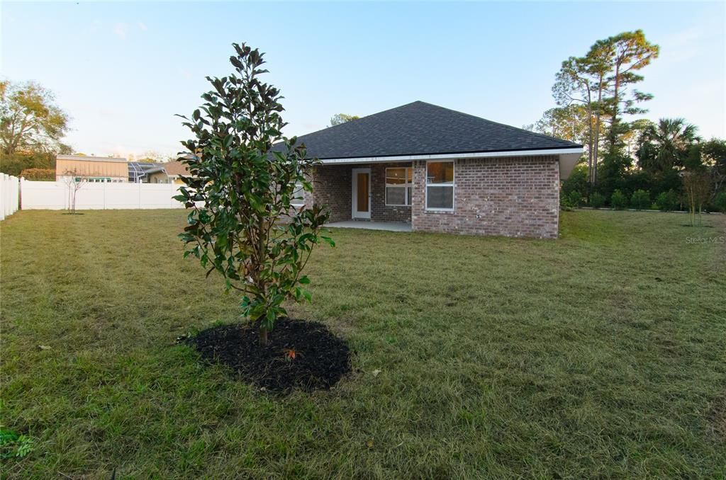 На продажу: $356,700 (4 спален, 2 ванн, 1820 Квадратных фут)