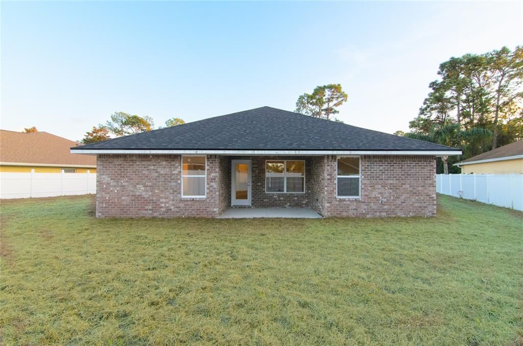 На продажу: $356,700 (4 спален, 2 ванн, 1820 Квадратных фут)