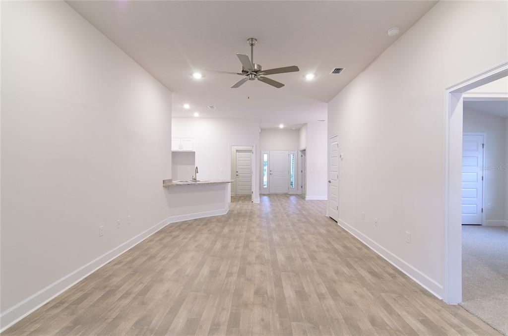 На продажу: $356,700 (4 спален, 2 ванн, 1820 Квадратных фут)