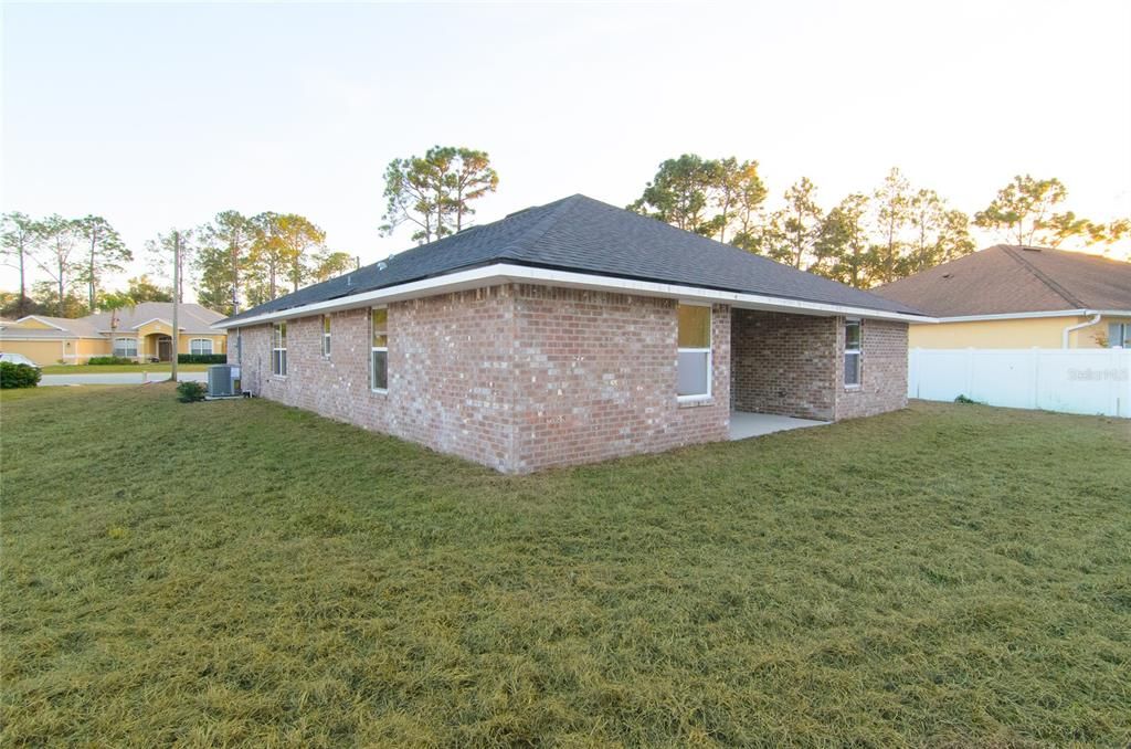 На продажу: $356,700 (4 спален, 2 ванн, 1820 Квадратных фут)