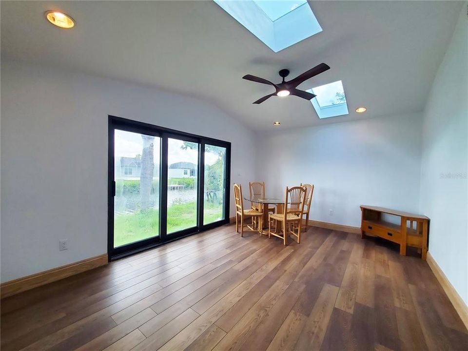 For Sale: $699,777 (3 beds, 2 baths, 1800 Square Feet)