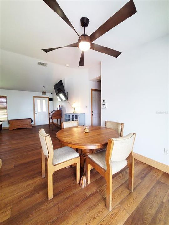 For Sale: $699,777 (3 beds, 2 baths, 1800 Square Feet)