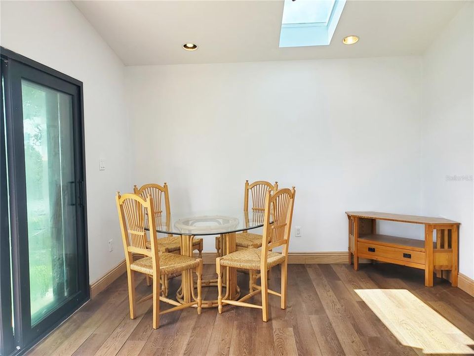 For Sale: $699,777 (3 beds, 2 baths, 1800 Square Feet)