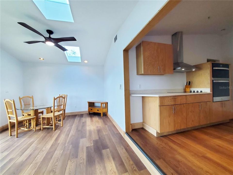 For Sale: $699,777 (3 beds, 2 baths, 1800 Square Feet)