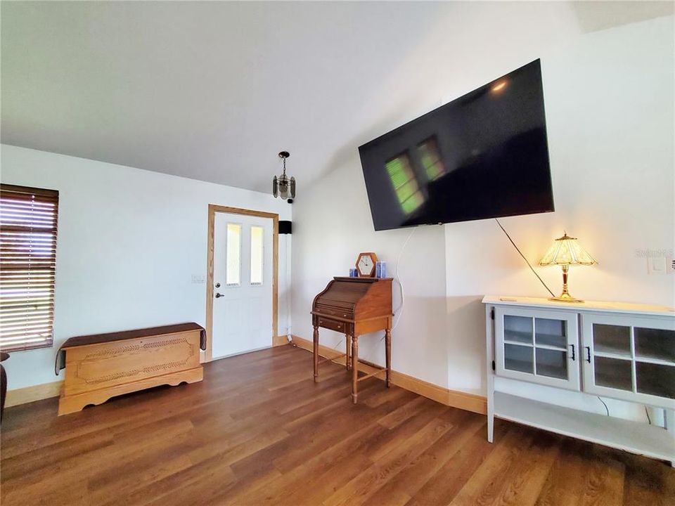 For Sale: $699,777 (3 beds, 2 baths, 1800 Square Feet)