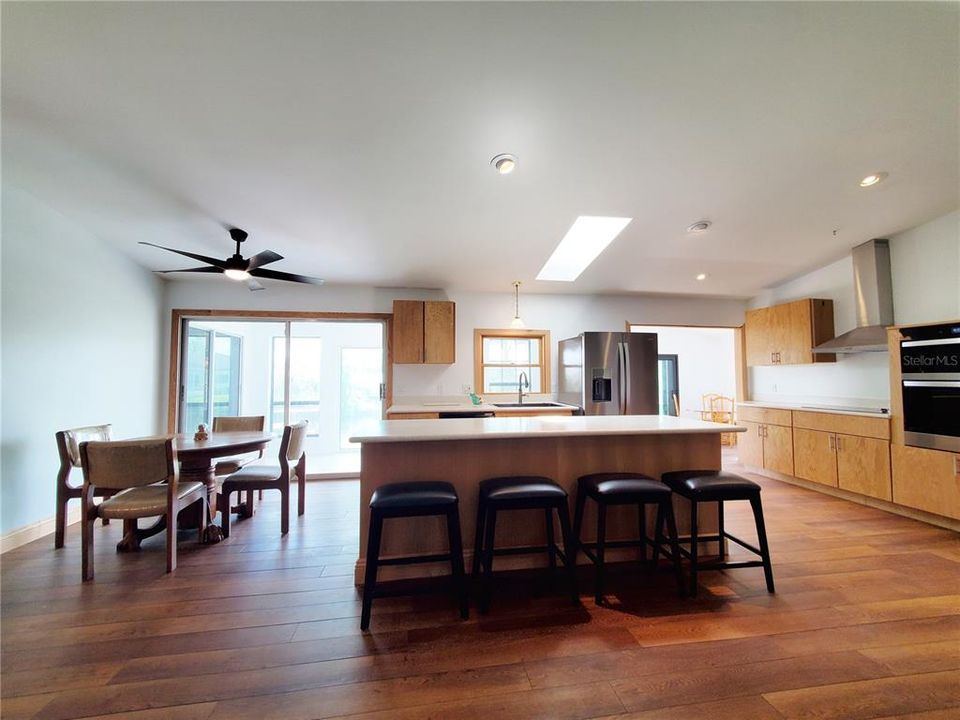 For Sale: $699,777 (3 beds, 2 baths, 1800 Square Feet)