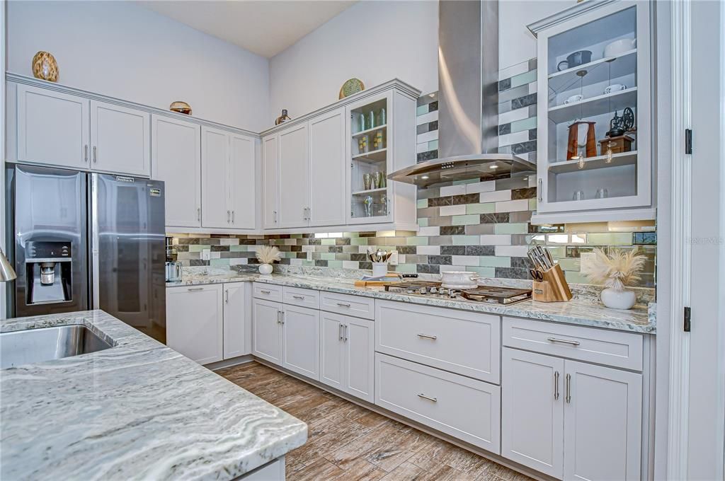 合同活跃: $939,000 (4 贝兹, 3 浴室, 3179 平方英尺)