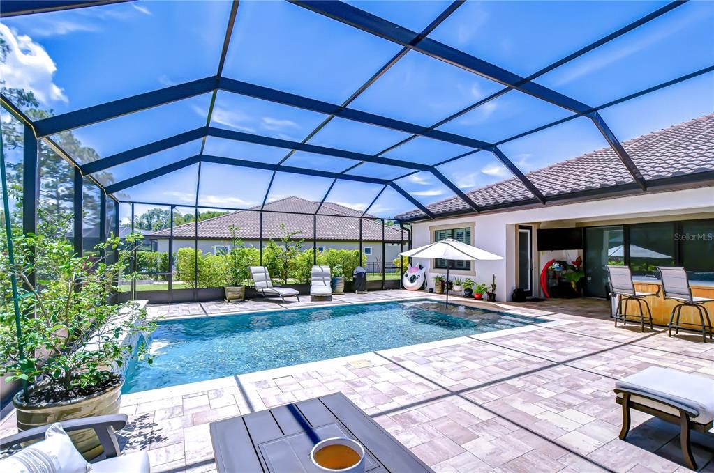 合同活跃: $939,000 (4 贝兹, 3 浴室, 3179 平方英尺)