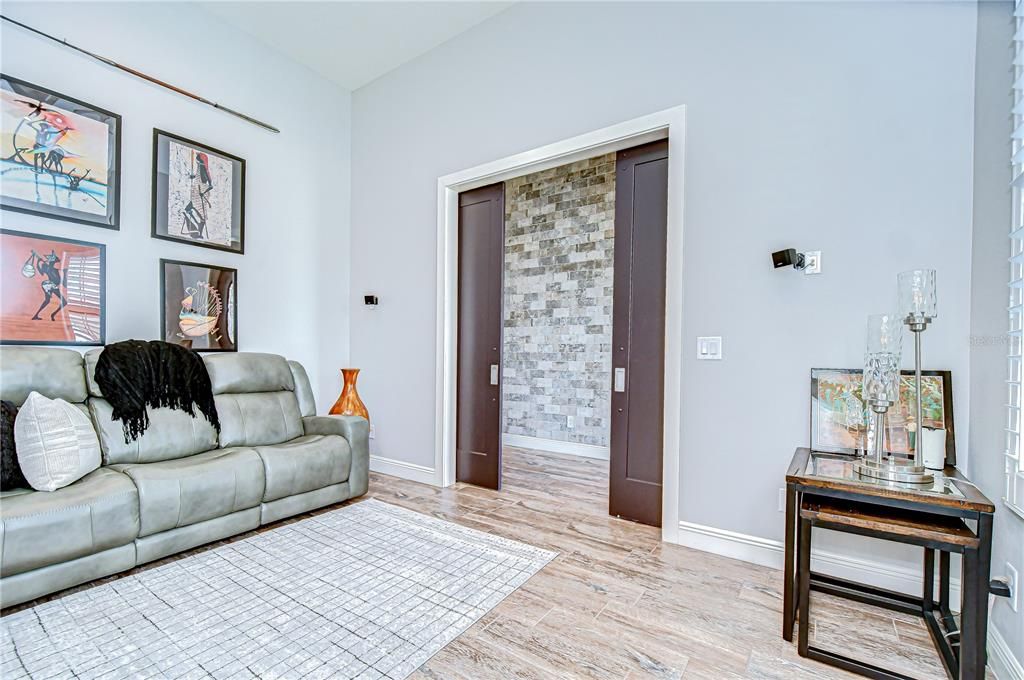 合同活跃: $939,000 (4 贝兹, 3 浴室, 3179 平方英尺)