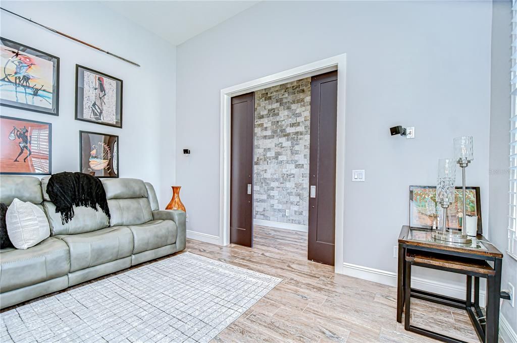 合同活跃: $939,000 (4 贝兹, 3 浴室, 3179 平方英尺)