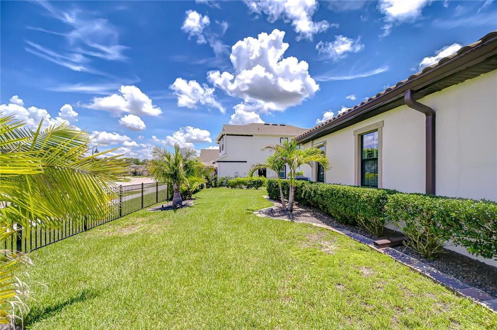 合同活跃: $939,000 (4 贝兹, 3 浴室, 3179 平方英尺)