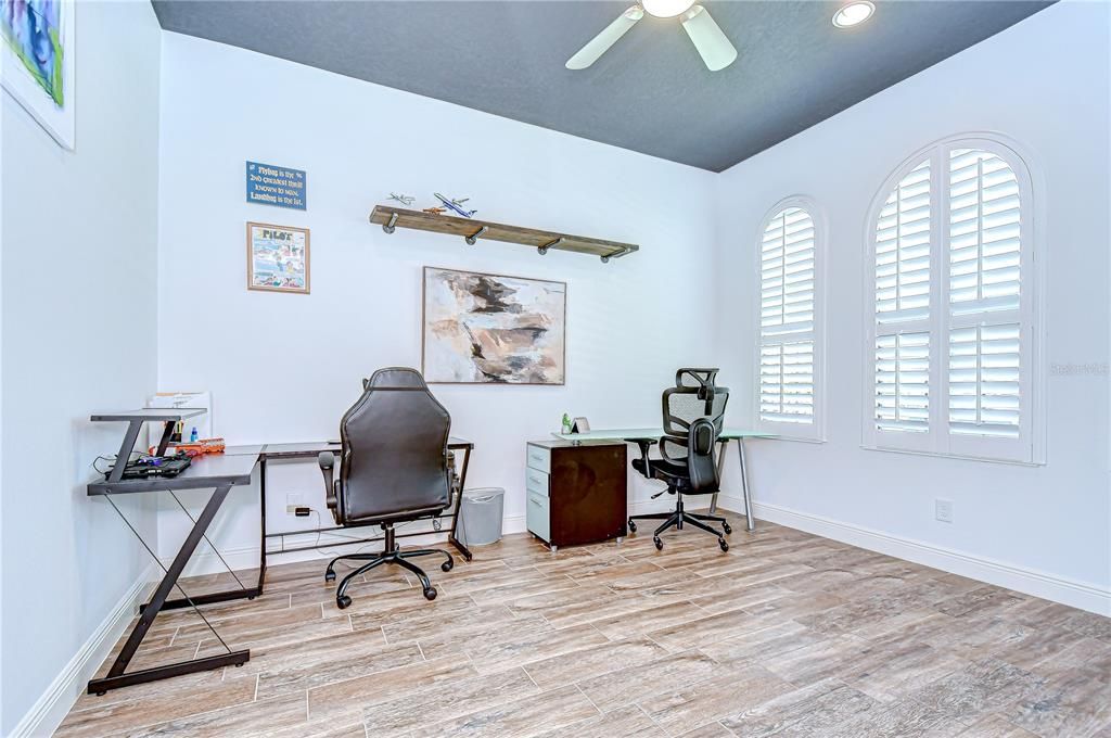 合同活跃: $939,000 (4 贝兹, 3 浴室, 3179 平方英尺)