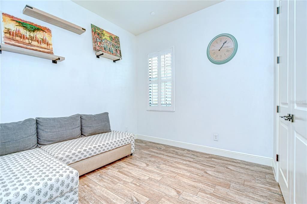 合同活跃: $939,000 (4 贝兹, 3 浴室, 3179 平方英尺)