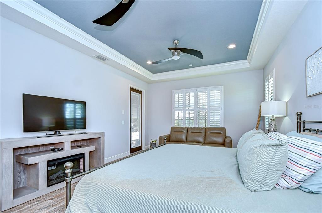 合同活跃: $939,000 (4 贝兹, 3 浴室, 3179 平方英尺)