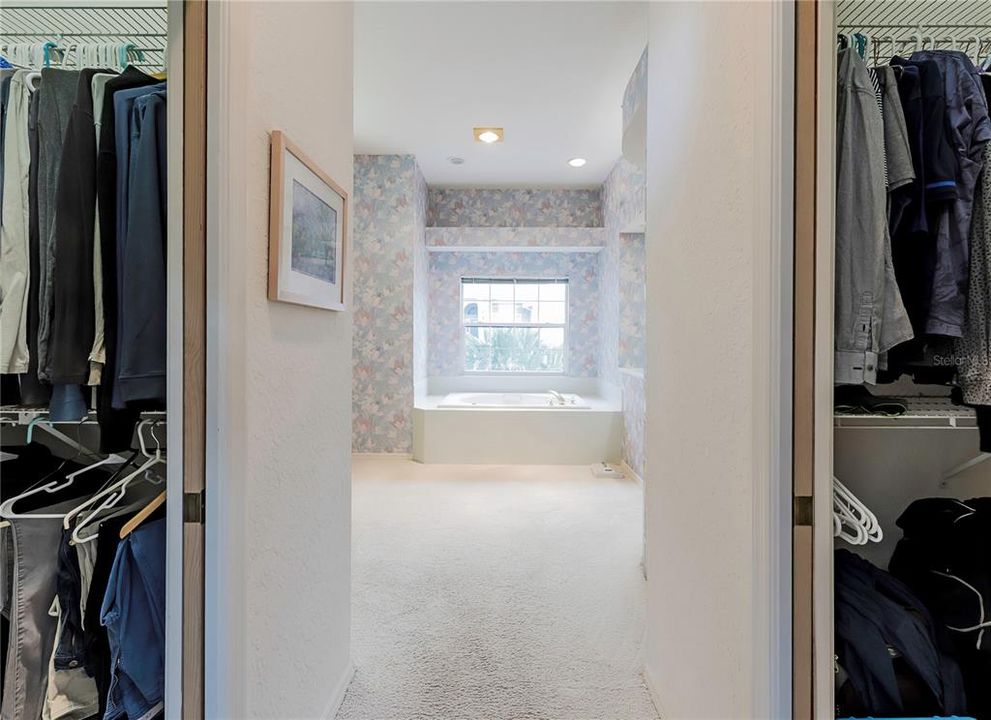 Active With Contract: $700,000 (3 beds, 2 baths, 2278 Square Feet)