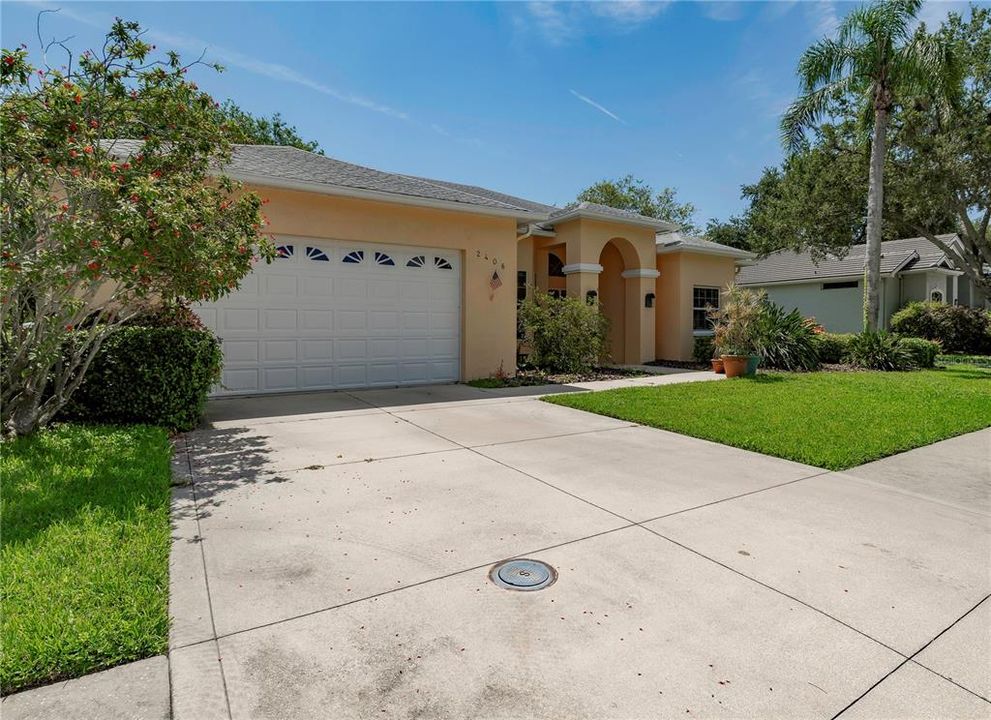 Active With Contract: $700,000 (3 beds, 2 baths, 2278 Square Feet)