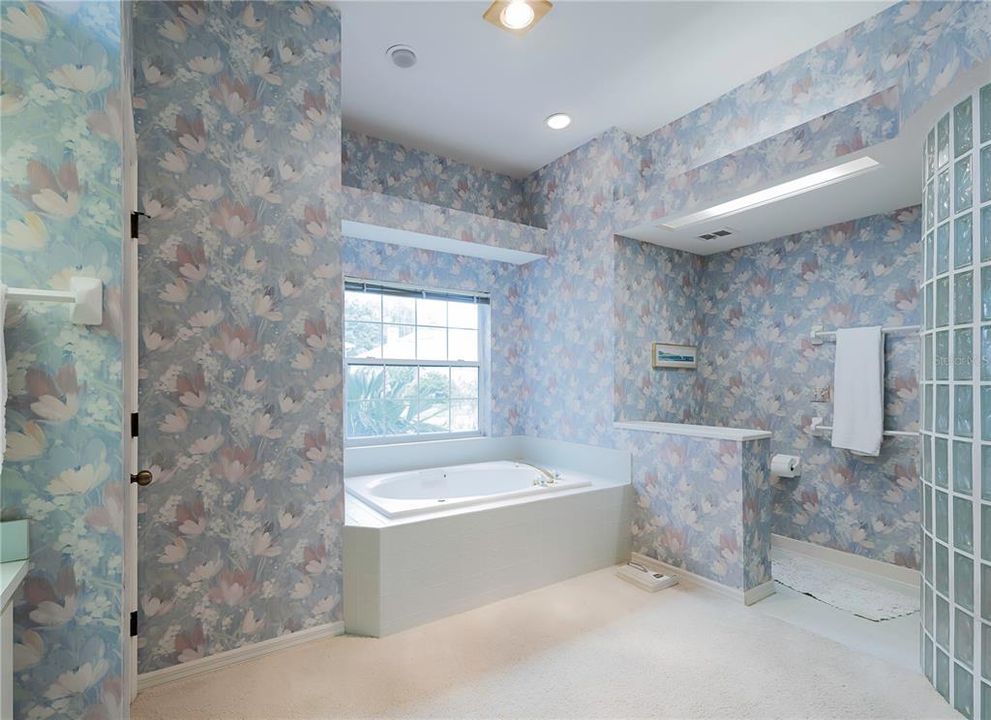 Active With Contract: $700,000 (3 beds, 2 baths, 2278 Square Feet)