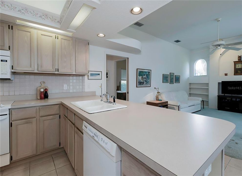 Active With Contract: $700,000 (3 beds, 2 baths, 2278 Square Feet)