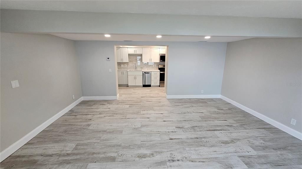 Activo con contrato: $2,999,900 (6 camas, 4 baños, 4700 Pies cuadrados)